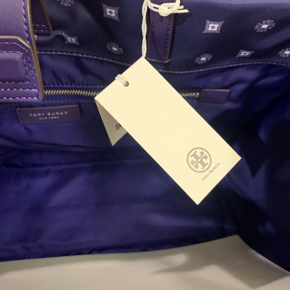 NWT Tory Burch Ella Tote in the color Nothing Ditsy - Picture 4 of 9